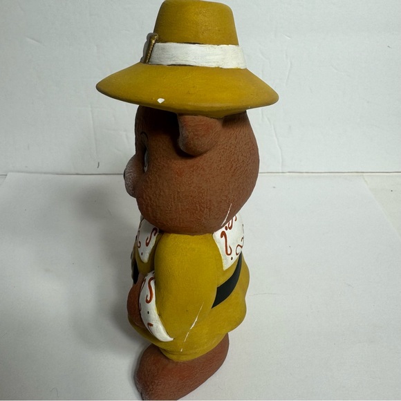 Hand painted pilgrim teddy bear. Adorable ceramic bear wearing yellow outfit - Picture 10 of 12